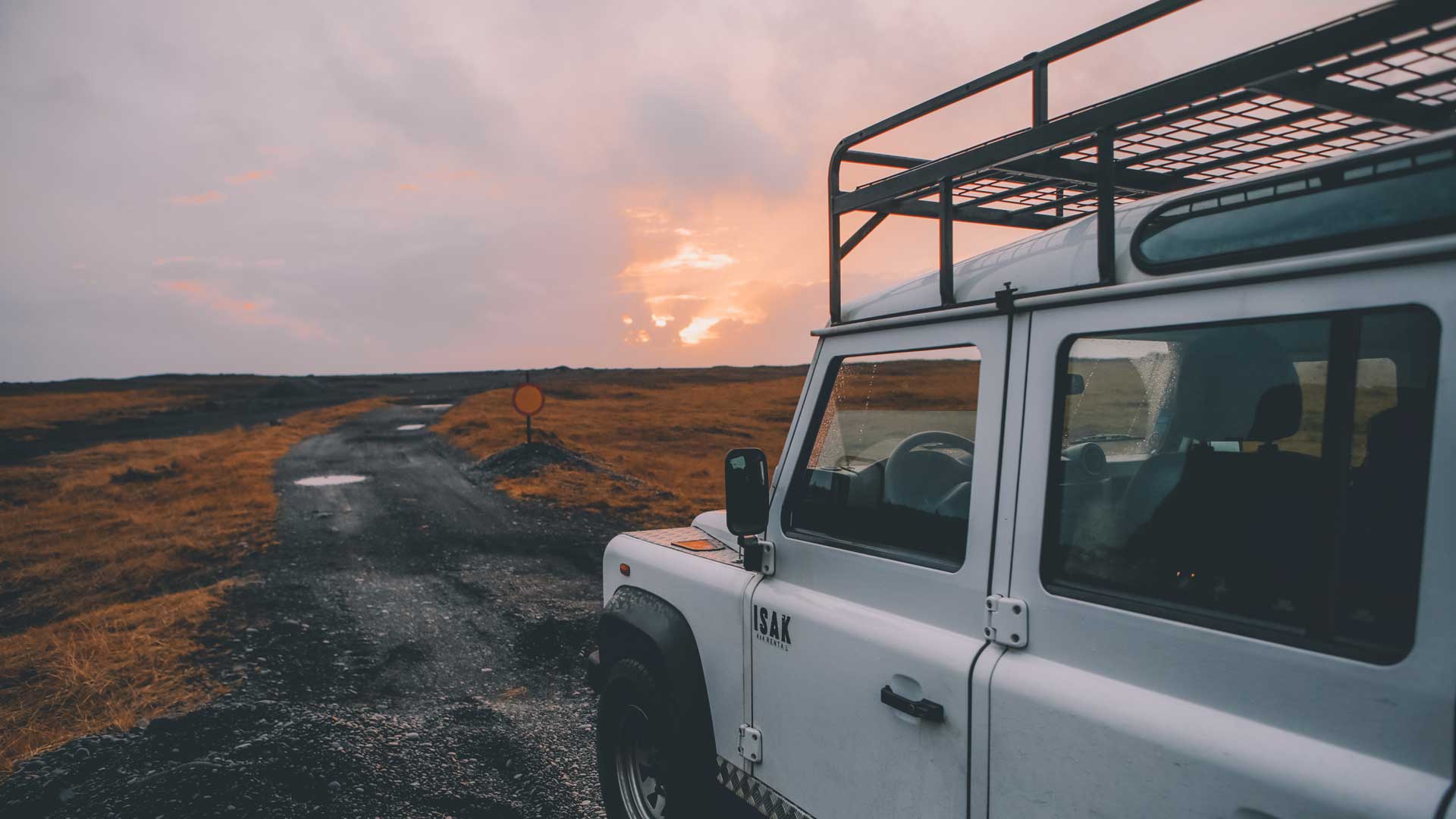 Hitch-Rack-vs.-Roof-Rack-The-Best-Type-of-Rack-for-You-on-contribution-space